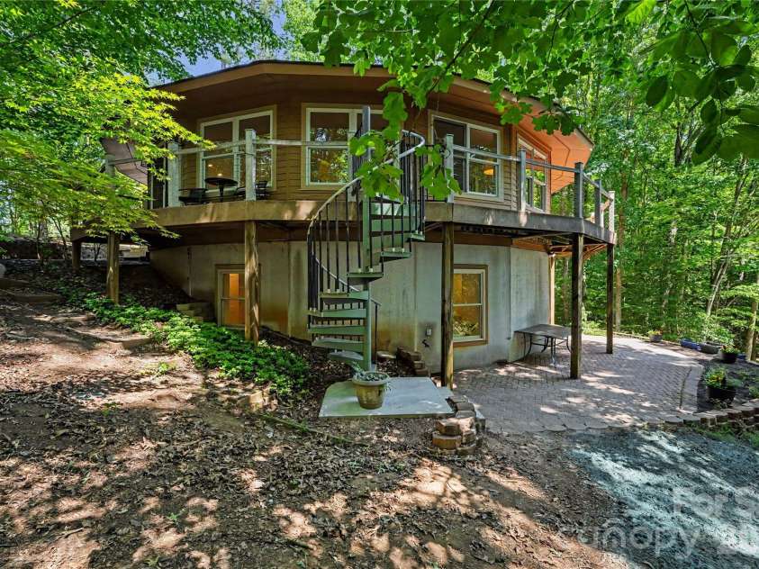 241 Spring Shore Road, Statesville, NC 28677.  MLS# CAR4384938, YatesRealty ID 30609. 