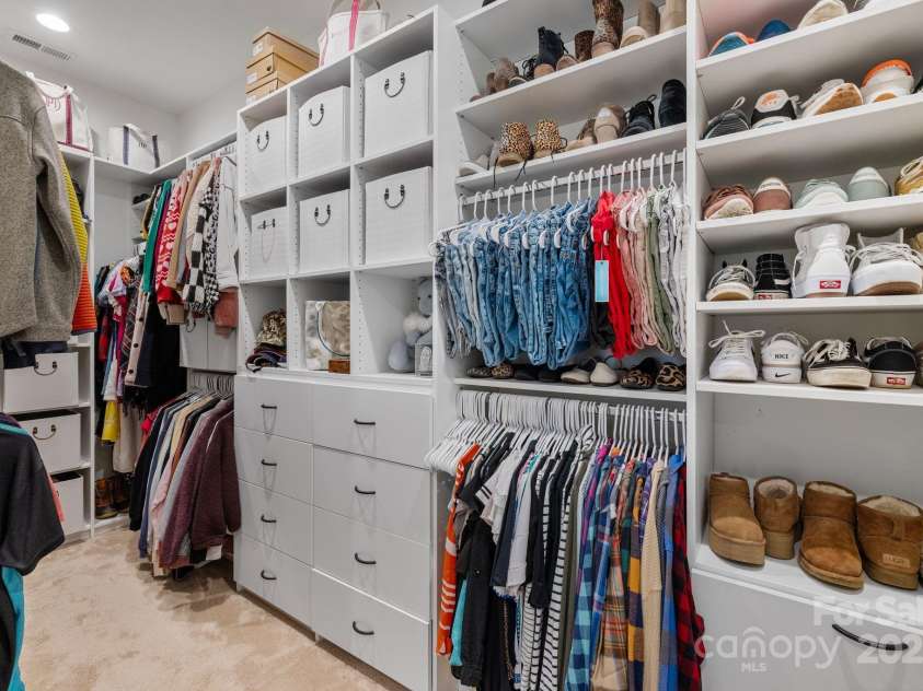 14941 Deer Hollow Drive, Gold Hill, NC 28071.  MLS# CAR4314685, YatesRealty ID 3061. Primary walk in closet