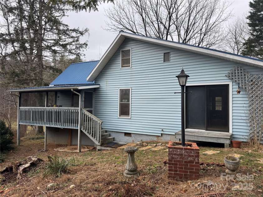 201 Tinsley Road, Brevard, NC 28712.  MLS# CAR4328409, YatesRealty ID 3061. 