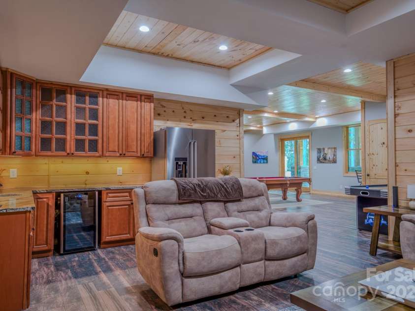 1416 Southpointe Drive, Morganton, NC 28655.  MLS# CAR4283259, YatesRealty ID 30610. 