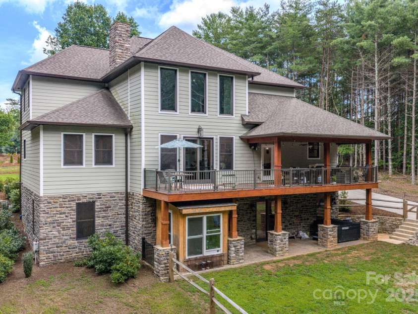 1416 Southpointe Drive, Morganton, NC 28655.  MLS# CAR4283259, YatesRealty ID 30610. 