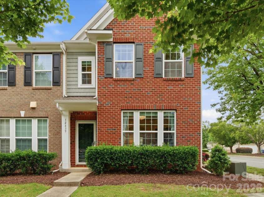 18439 The Commons Boulevard, Cornelius, NC 28031.  MLS# CAR4386213, YatesRealty ID 30611. 