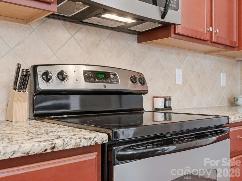 18439 The Commons Boulevard, Cornelius, NC 28031.  MLS# CAR4386213, YatesRealty ID 30611. 