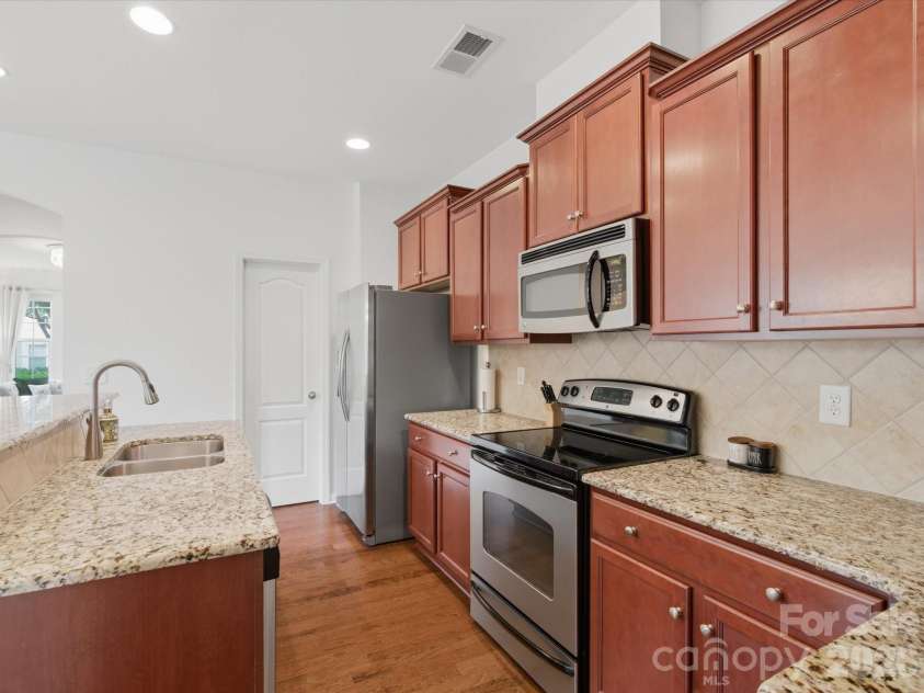 18439 The Commons Boulevard, Cornelius, NC 28031.  MLS# CAR4386213, YatesRealty ID 30611. 