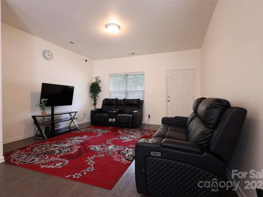 6919 Ware Road, Charlotte, NC 28212.  MLS# CAR4263043, YatesRealty ID 30611. Family Room