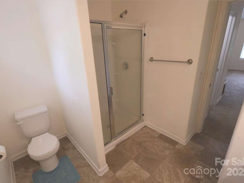 6919 Ware Road, Charlotte, NC 28212.  MLS# CAR4263043, YatesRealty ID 30611. Owner Bathroom