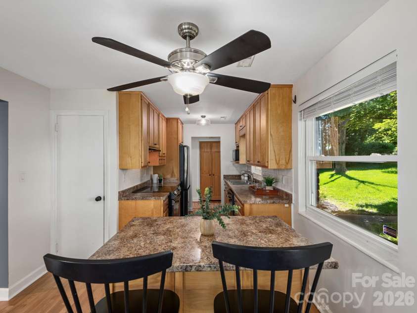 147 Oakview Road, Asheville, NC 28806.  MLS# CAR4387510, YatesRealty ID 30612. Functional Kitchen with Ample Cabinet Space