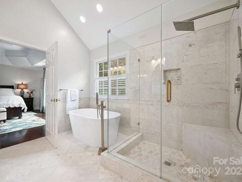 16719 Hampton Crossing Drive, Huntersville, NC 28078.  MLS# CAR4276983, YatesRealty ID 30613. 