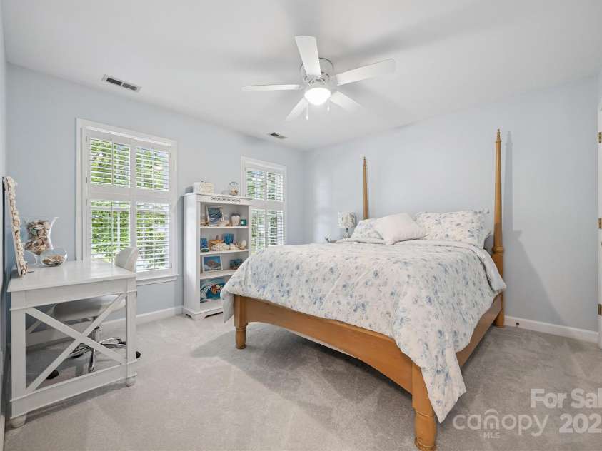 16719 Hampton Crossing Drive, Huntersville, NC 28078.  MLS# CAR4276983, YatesRealty ID 30613. 