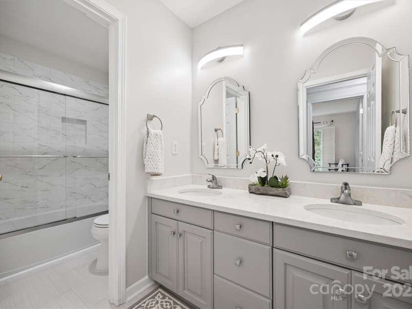 16719 Hampton Crossing Drive, Huntersville, NC 28078.  MLS# CAR4276983, YatesRealty ID 30613. 