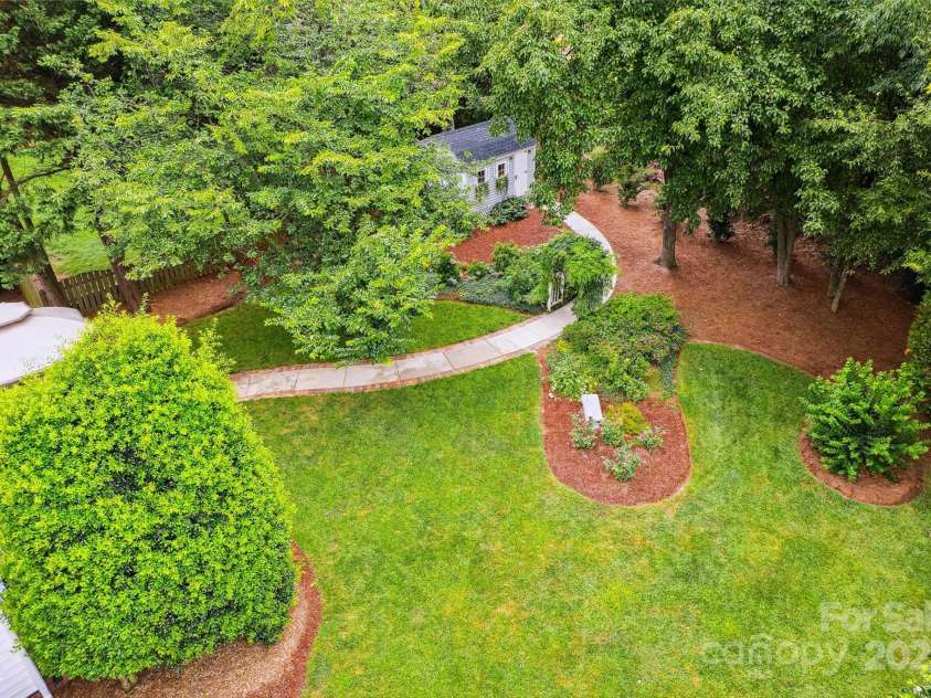 16719 Hampton Crossing Drive, Huntersville, NC 28078.  MLS# CAR4276983, YatesRealty ID 30613. 