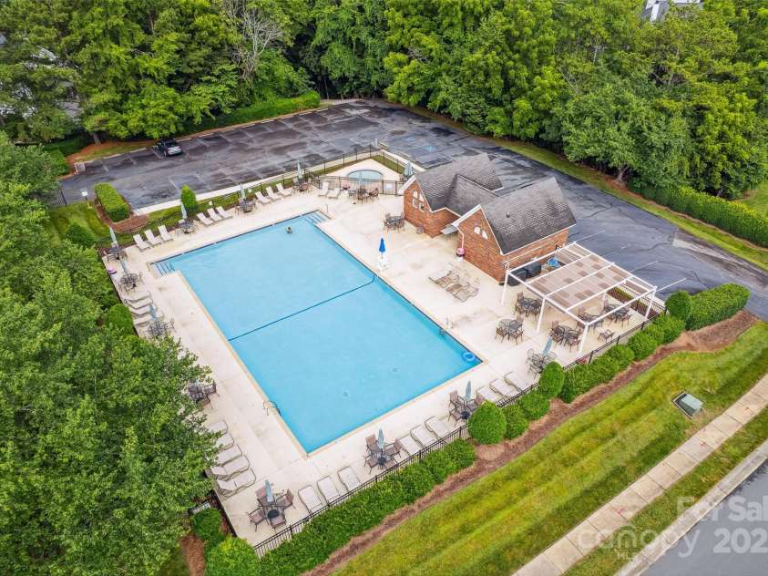 16719 Hampton Crossing Drive, Huntersville, NC 28078.  MLS# CAR4276983, YatesRealty ID 30613. 