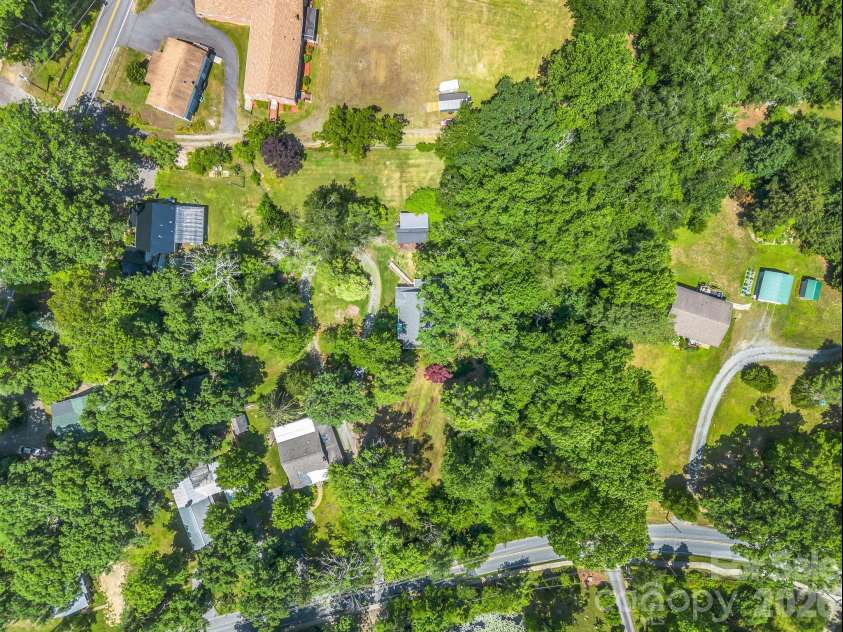 813 Montreat Road, Black Mountain, NC 28711.  MLS# CAR4385318, YatesRealty ID 30614. 