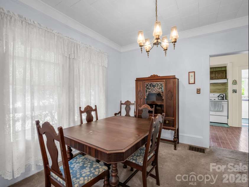813 Montreat Road, Black Mountain, NC 28711.  MLS# CAR4385318, YatesRealty ID 30614. 