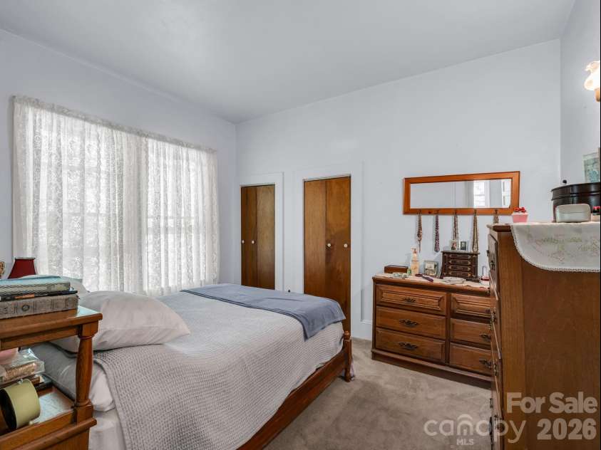 813 Montreat Road, Black Mountain, NC 28711.  MLS# CAR4385318, YatesRealty ID 30614. 