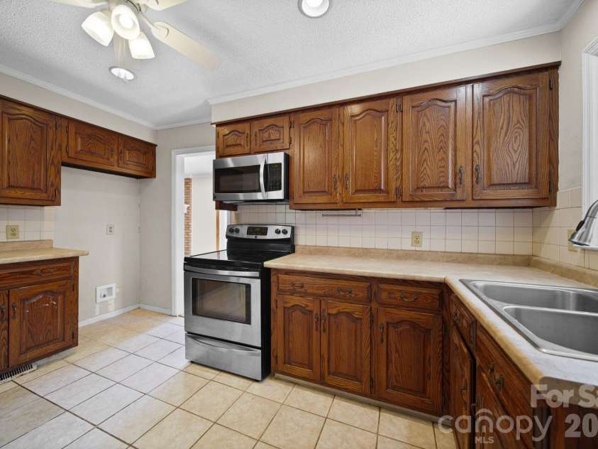 3003 Joe Griffin Road, Monroe, NC 28112.  MLS# CAR4390560, YatesRealty ID 30615. 