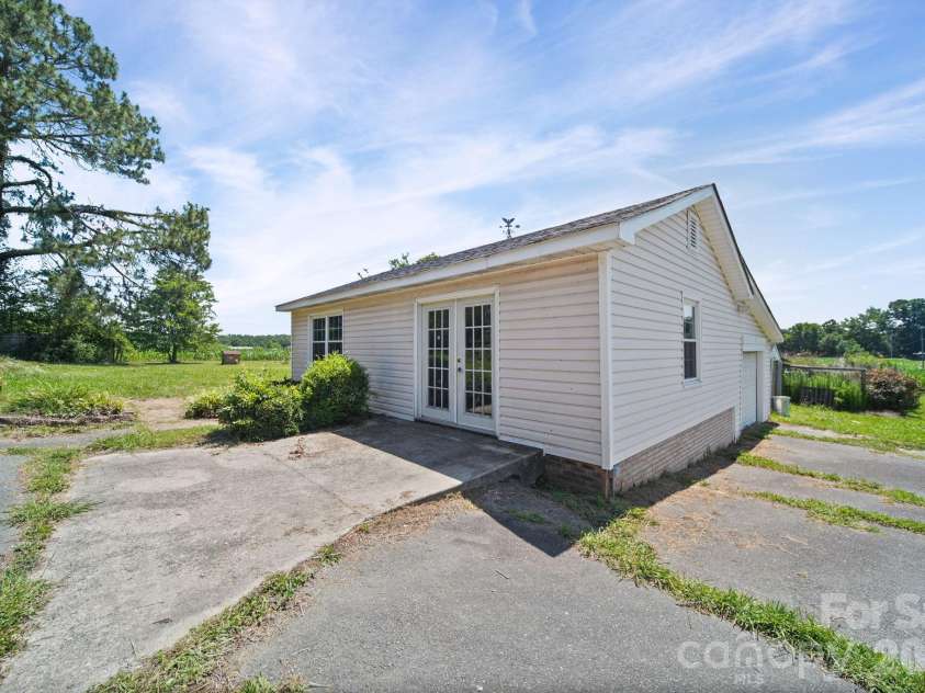 3003 Joe Griffin Road, Monroe, NC 28112.  MLS# CAR4390560, YatesRealty ID 30615. 