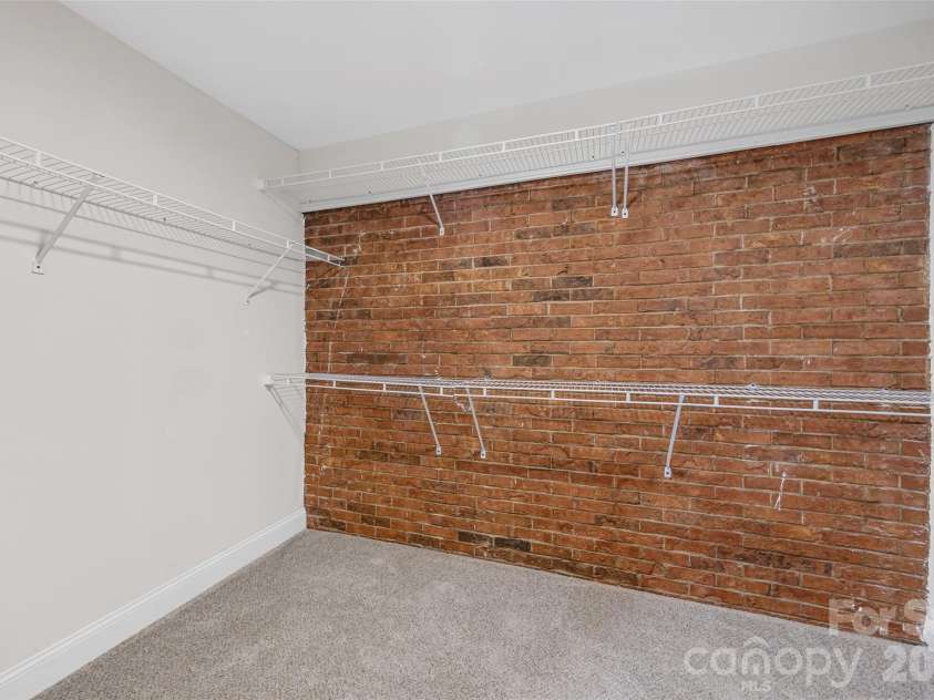 2111 Shalimar Drive, Charlotte, NC 28216.  MLS# CAR4381885, YatesRealty ID 30616. 