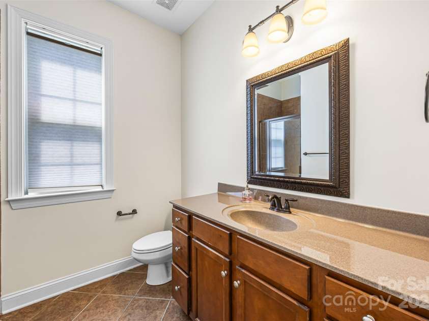 646 Quicksilver Trail, Fort Mill, SC 29708.  MLS# CAR4274446, YatesRealty ID 30616. Full bath