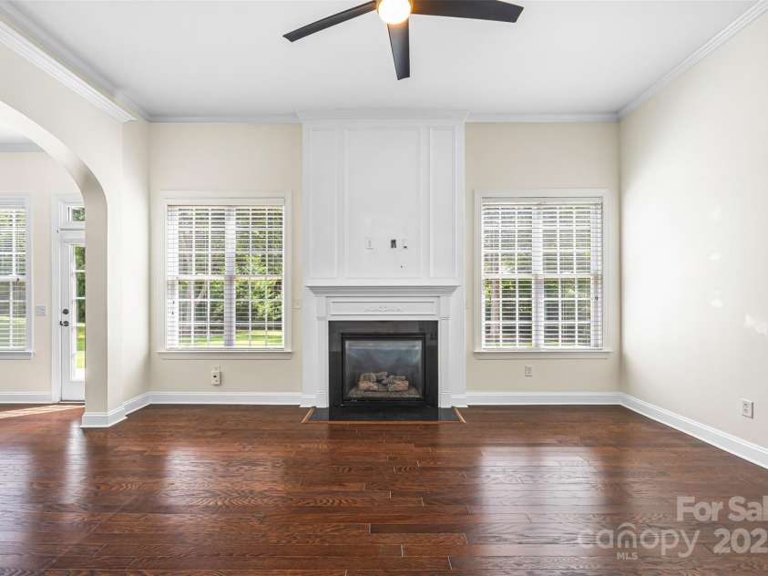 646 Quicksilver Trail, Fort Mill, SC 29708.  MLS# CAR4274446, YatesRealty ID 30616. Living Room