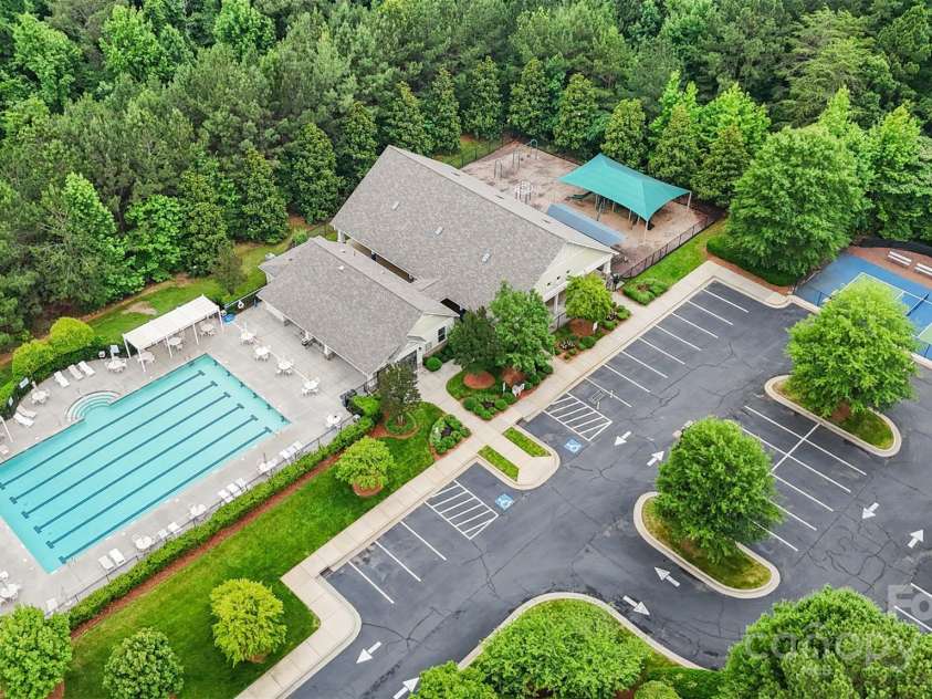 646 Quicksilver Trail, Fort Mill, SC 29708.  MLS# CAR4274446, YatesRealty ID 30616. Neighborhood amenities