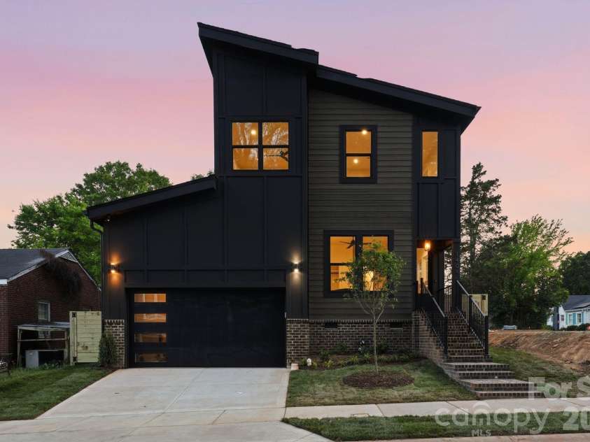1404 Downs Avenue, Charlotte, NC 28205.  MLS# CAR4364853, YatesRealty ID 30617. 