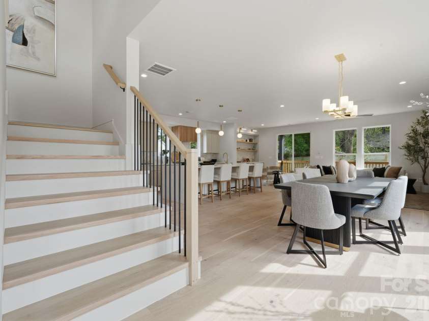 1404 Downs Avenue, Charlotte, NC 28205.  MLS# CAR4364853, YatesRealty ID 30617. 