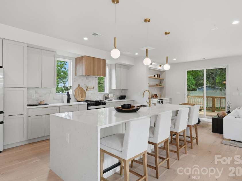 1404 Downs Avenue, Charlotte, NC 28205.  MLS# CAR4364853, YatesRealty ID 30617. 