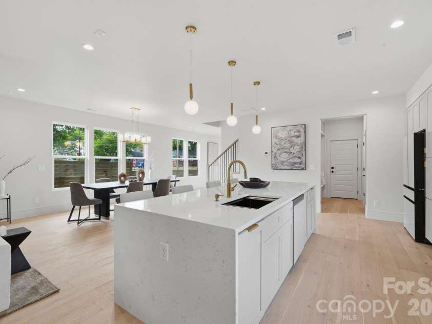 1404 Downs Avenue, Charlotte, NC 28205.  MLS# CAR4364853, YatesRealty ID 30617. 