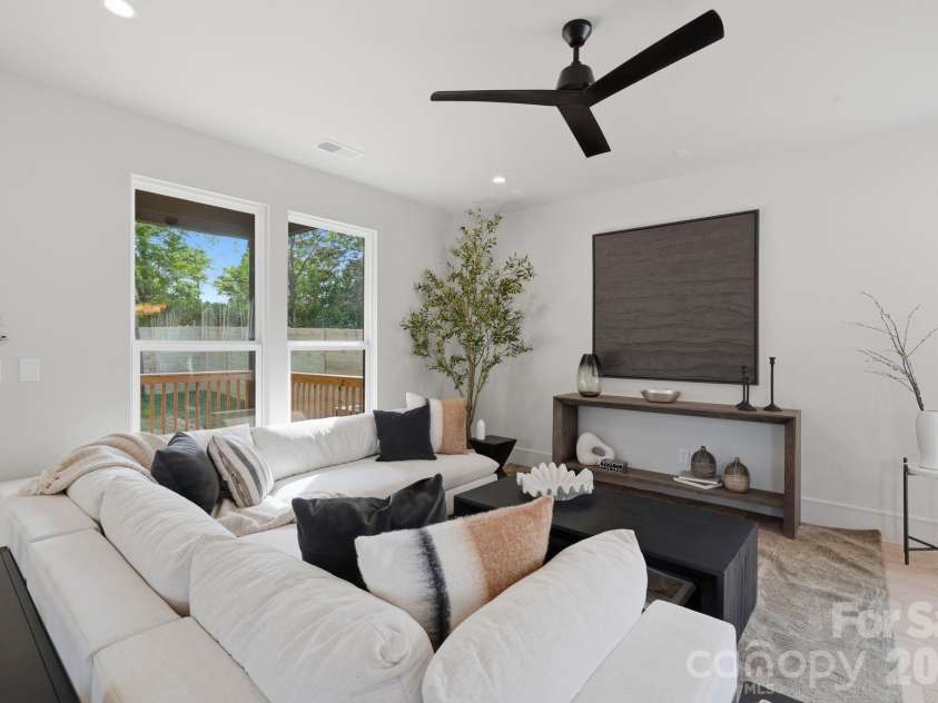 1404 Downs Avenue, Charlotte, NC 28205.  MLS# CAR4364853, YatesRealty ID 30617. 