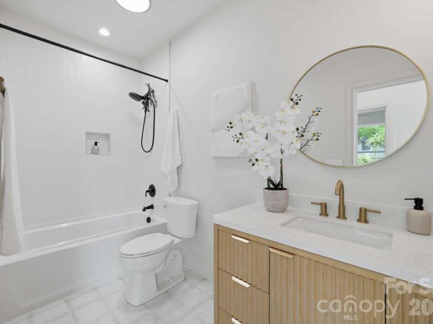 1404 Downs Avenue, Charlotte, NC 28205.  MLS# CAR4364853, YatesRealty ID 30617. 