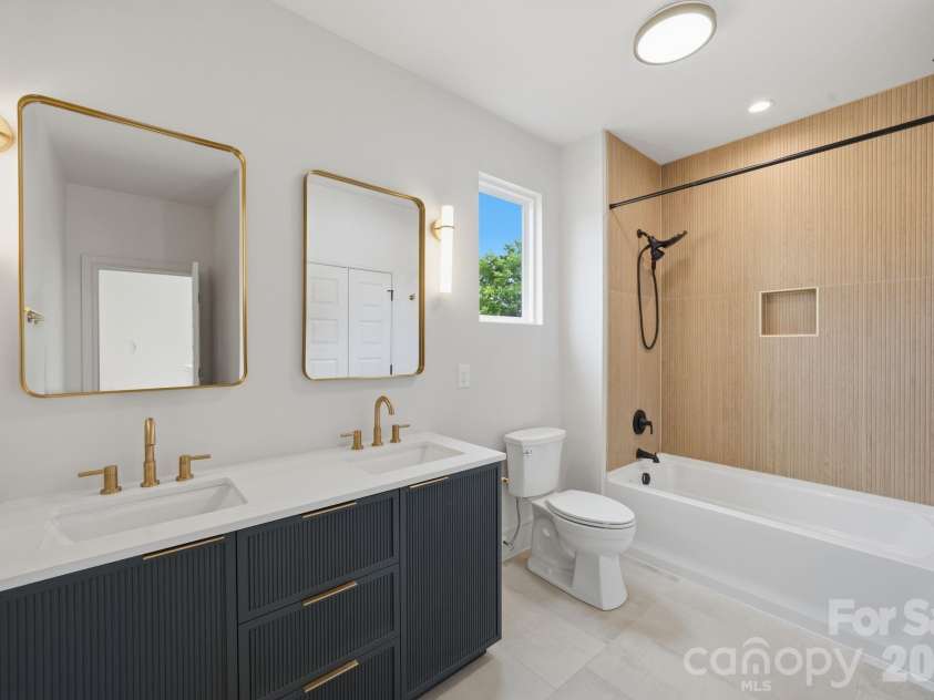 1404 Downs Avenue, Charlotte, NC 28205.  MLS# CAR4364853, YatesRealty ID 30617. 