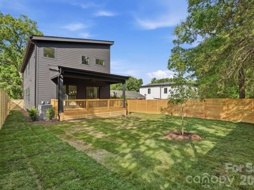 1404 Downs Avenue, Charlotte, NC 28205.  MLS# CAR4364853, YatesRealty ID 30617. 