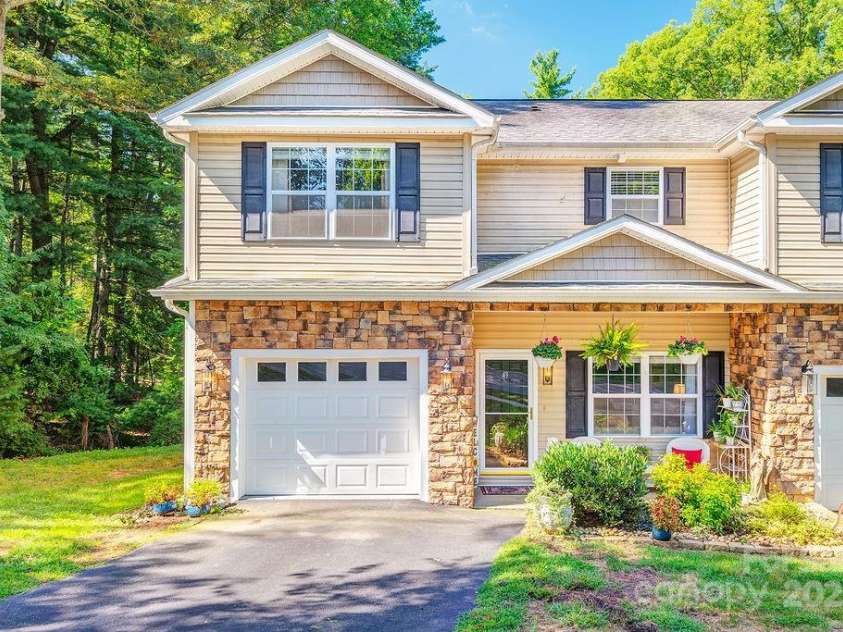 43 Kirby Road, Asheville, NC 28806.  MLS# CAR4287131, YatesRealty ID 30617. 