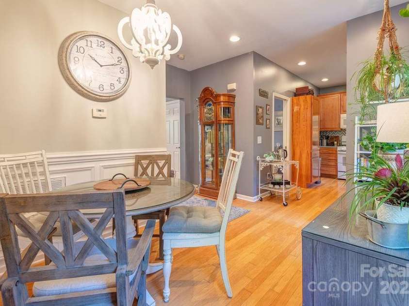 43 Kirby Road, Asheville, NC 28806.  MLS# CAR4287131, YatesRealty ID 30617. 