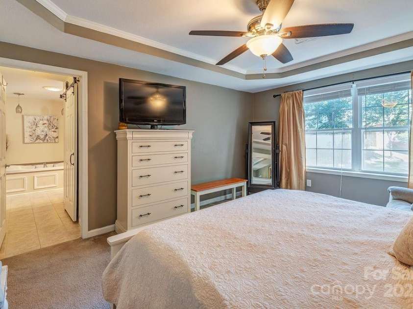 43 Kirby Road, Asheville, NC 28806.  MLS# CAR4287131, YatesRealty ID 30617. 