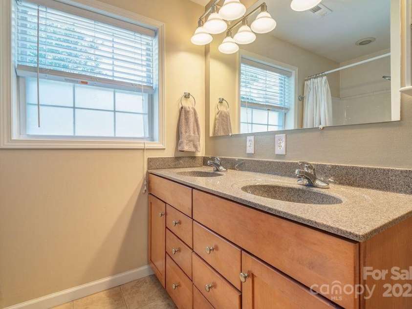 43 Kirby Road, Asheville, NC 28806.  MLS# CAR4287131, YatesRealty ID 30617. 