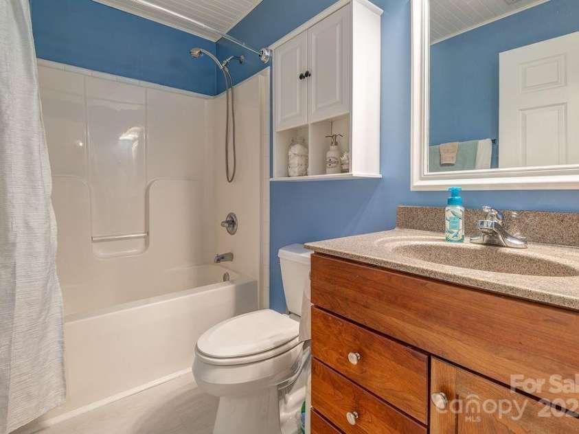 43 Kirby Road, Asheville, NC 28806.  MLS# CAR4287131, YatesRealty ID 30617. 