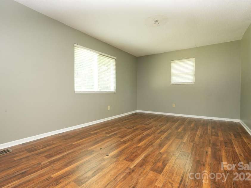 7109 Bisaner Street, Charlotte, NC 28269.  MLS# CAR4281451, YatesRealty ID 30618. 