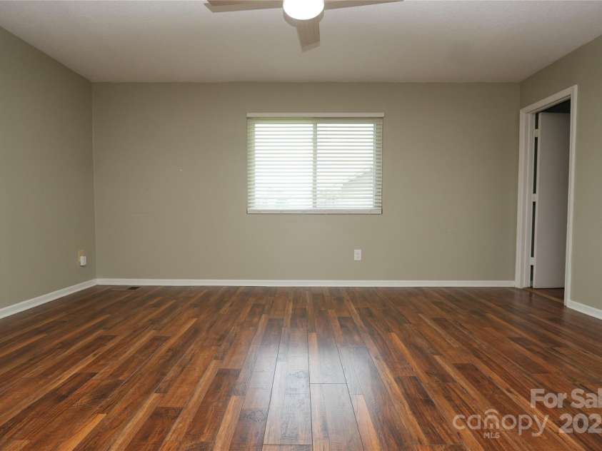 7109 Bisaner Street, Charlotte, NC 28269.  MLS# CAR4281451, YatesRealty ID 30618. 
