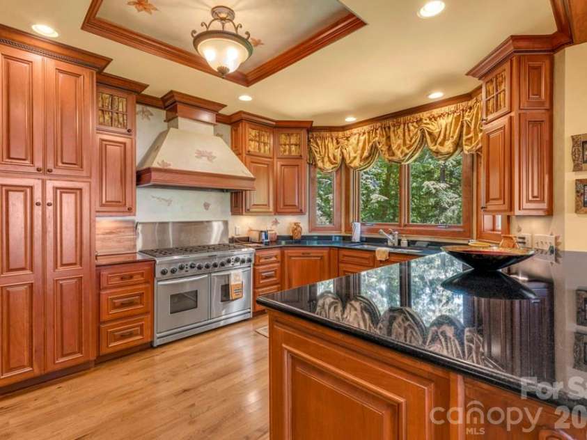 847 Old Orchard Road, Blowing Rock, NC 28605.  MLS# CAR4384622, YatesRealty ID 30618. 