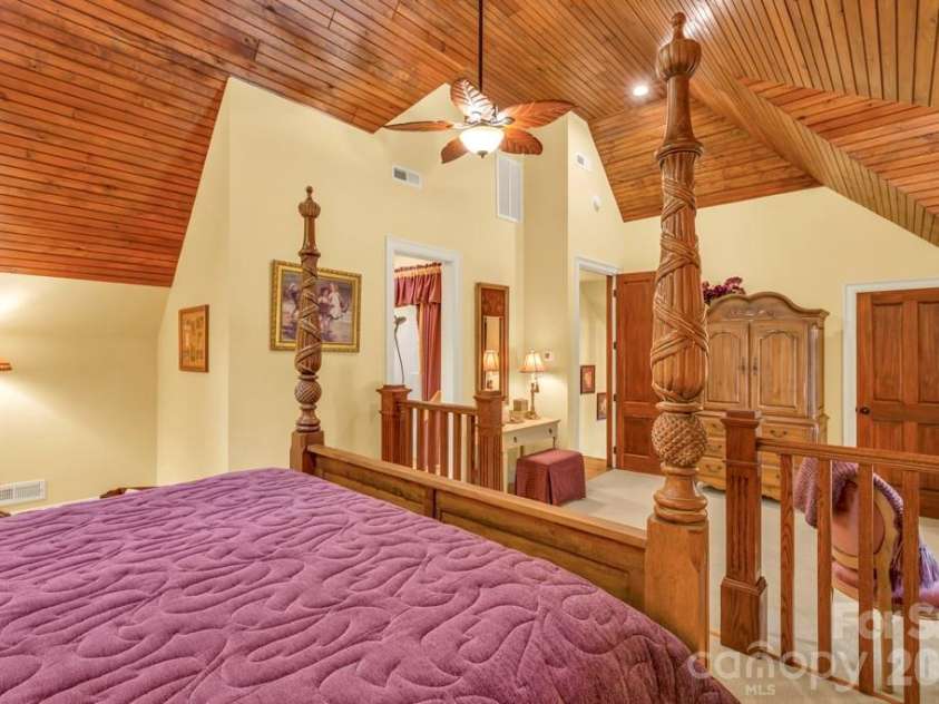 847 Old Orchard Road, Blowing Rock, NC 28605.  MLS# CAR4384622, YatesRealty ID 30618. Upper-level bedroom suite