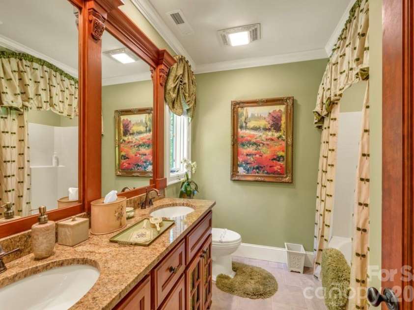 847 Old Orchard Road, Blowing Rock, NC 28605.  MLS# CAR4384622, YatesRealty ID 30618. Upper-level bedroom suite full bath with double vanity