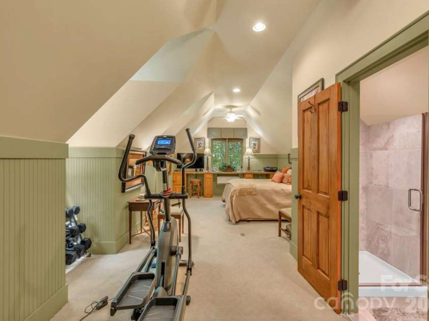 847 Old Orchard Road, Blowing Rock, NC 28605.  MLS# CAR4384622, YatesRealty ID 30618. Upper-level bonus or exercise room with ensuite bath