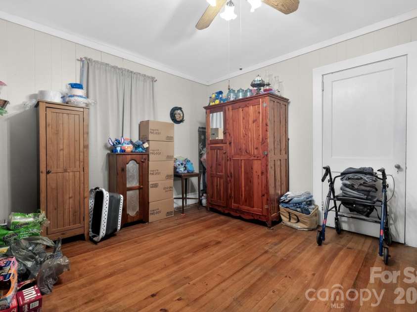 512 Bank Street, Salisbury, NC 28146.  MLS# CAR4387077, YatesRealty ID 30619. 