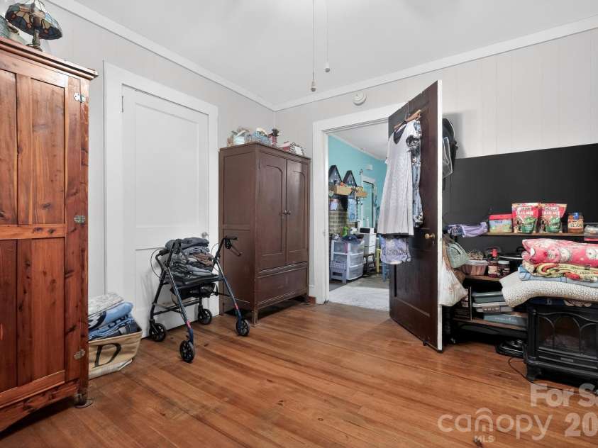 512 Bank Street, Salisbury, NC 28146.  MLS# CAR4387077, YatesRealty ID 30619. 