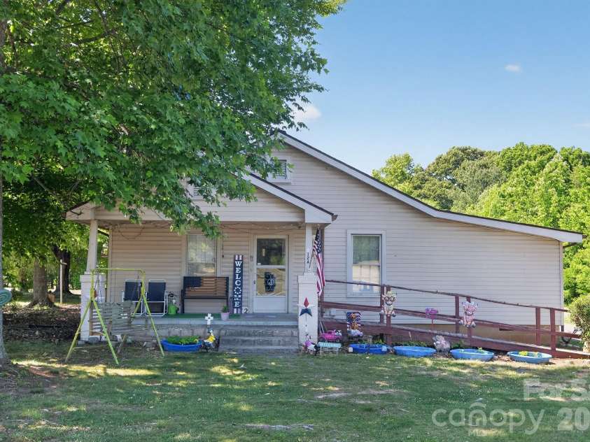 512 Bank Street, Salisbury, NC 28146.  MLS# CAR4387077, YatesRealty ID 30619. 