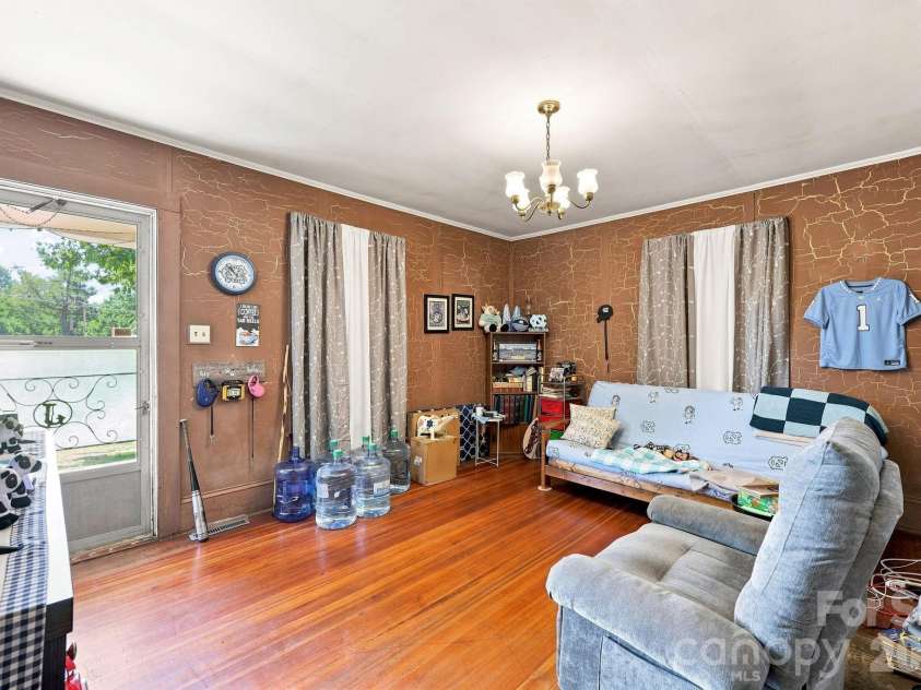512 Bank Street, Salisbury, NC 28146.  MLS# CAR4422769, YatesRealty ID 30619. 