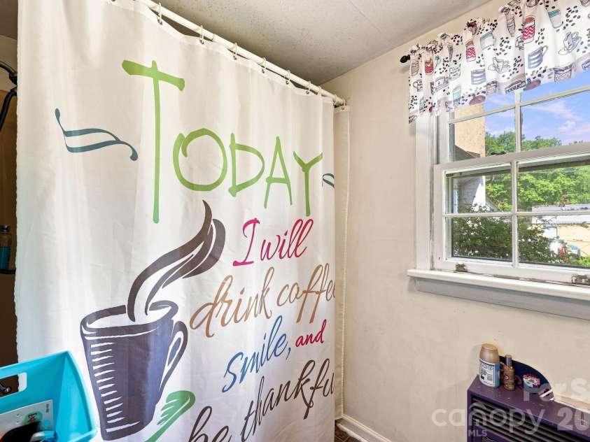 512 Bank Street, Salisbury, NC 28146.  MLS# CAR4422769, YatesRealty ID 30619. 