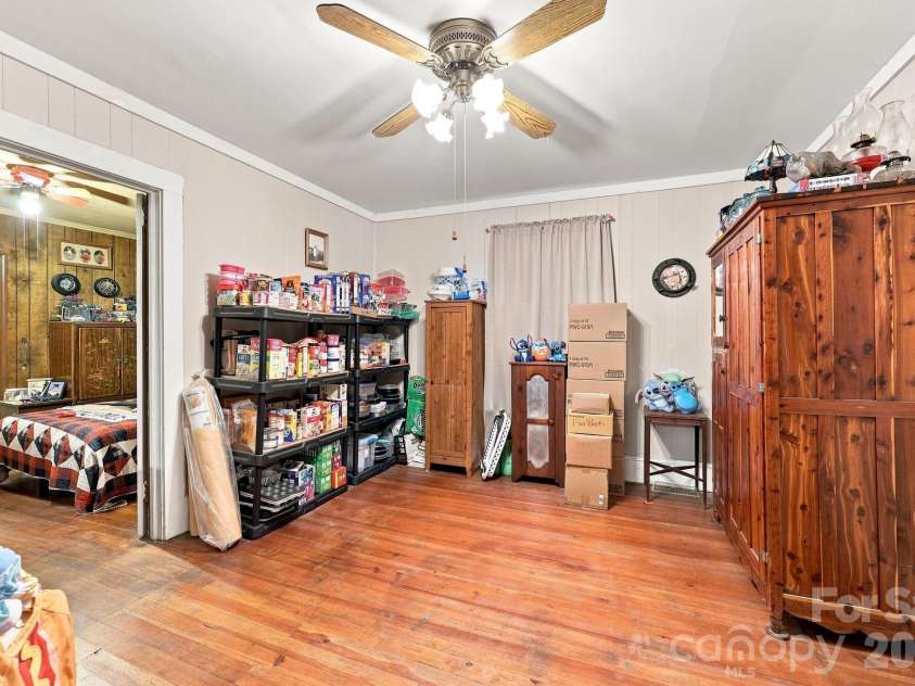512 Bank Street, Salisbury, NC 28146.  MLS# CAR4422769, YatesRealty ID 30619. 